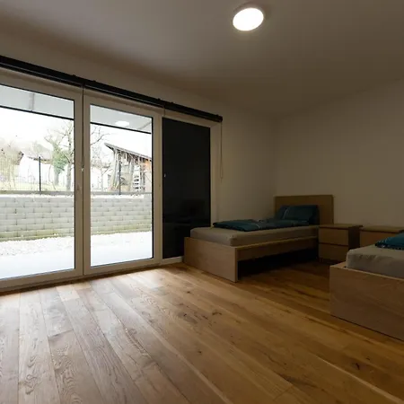 Ranshofen Zimmervermietung Projektentwicklungs Gmbh 1 *