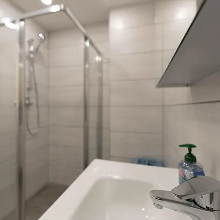 Ranshofen Zimmervermietung Projektentwicklungs Gmbh 1 * Braunau am Inn