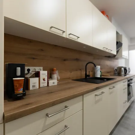 Ranshofen Zimmervermietung Projektentwicklungs Gmbh 1 *