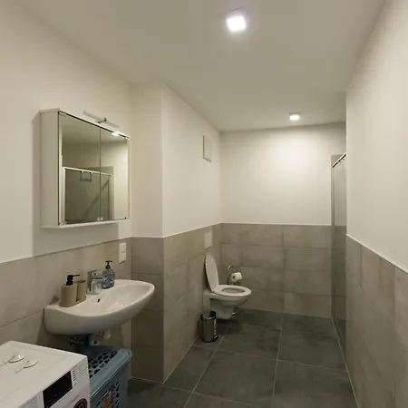 Ranshofen Zimmervermietung Projektentwicklungs Gmbh 1 *