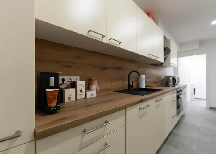 Ranshofen Zimmervermietung Projektentwicklungs Gmbh 1 *