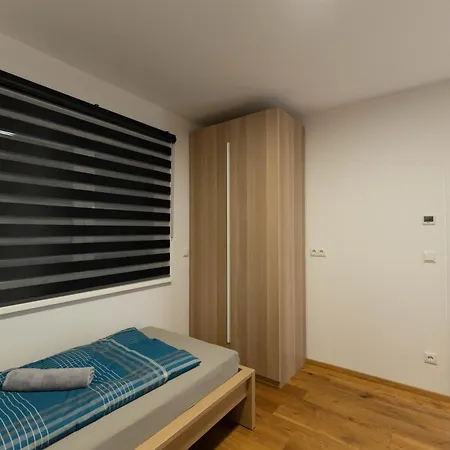 Ranshofen Zimmervermietung Projektentwicklungs Gmbh 1 *