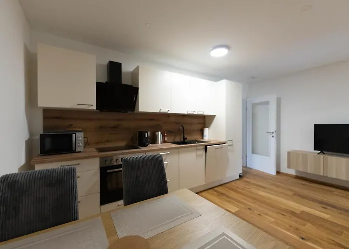 Ranshofen Zimmervermietung Projektentwicklungs Gmbh 1 * ブラウナウ・アム・イン