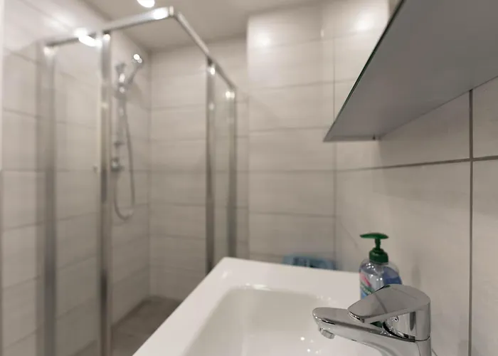 アパート Ranshofen Zimmervermietung Projektentwicklungs Gmbh 1 ブラウナウ・アム・イン